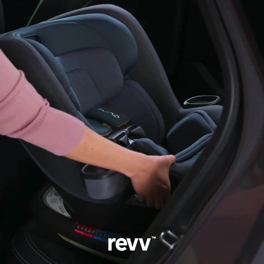 nunaのインスタグラム：「✨NEW ✨ NEW ✨ NEW ✨ 🎉 The Nuna REVV rotating convertible car seat is now available in beautiful OCEAN 🌊  Quiet coolness and a safe space for your most precious cargo, this fresh take on the classic navy is both timeless and elegant, conveying a gentle mix of comfort and ease–much like your favorite pair of jeans!👖   💬Which fashion is your favorite? We can't decide…we love them all! 🥰  ✔One simple installation REVV easily spins 360 for rear and forward facing riding ✔Sleek lines and contemporary contours – REVV offers a smooth ride in both function and fashion ✔Aeroflex side impact protection system, and EPP energy absorbing foam takes security to the next level  #newfashion #NunaREVV #Ocean #Babygear #carseats」