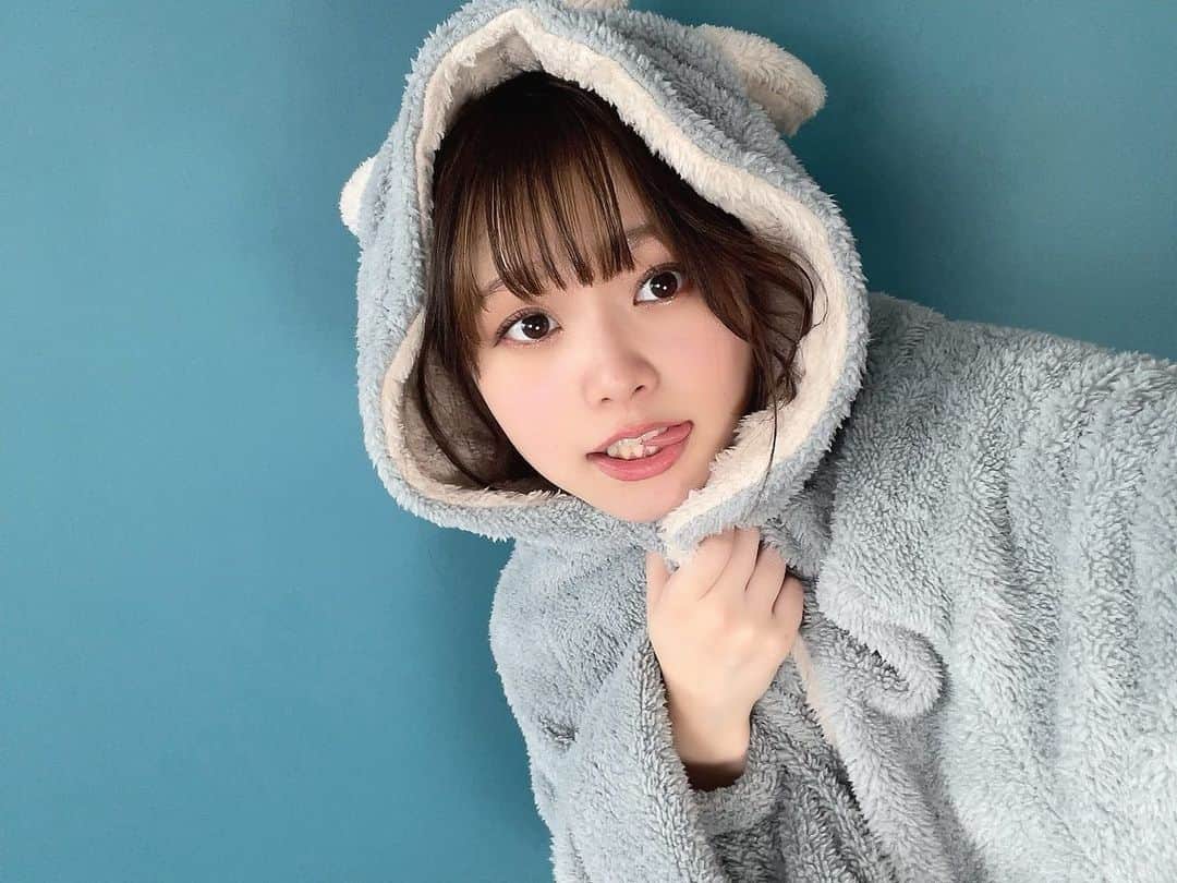 のインスタグラム：「おはようございます🌱 お知らせです！！  【🐾ファンミーティング開催決定🐾】  ◎5月6日(金)  夕方頃から都内  取り急ぎ日程だけですが、詳細は後日お知らせするので空けておいてください🙇‍♀️  #あみまるのいる生活#鹿沼亜美#イベント情報 #followme#おはようございます」