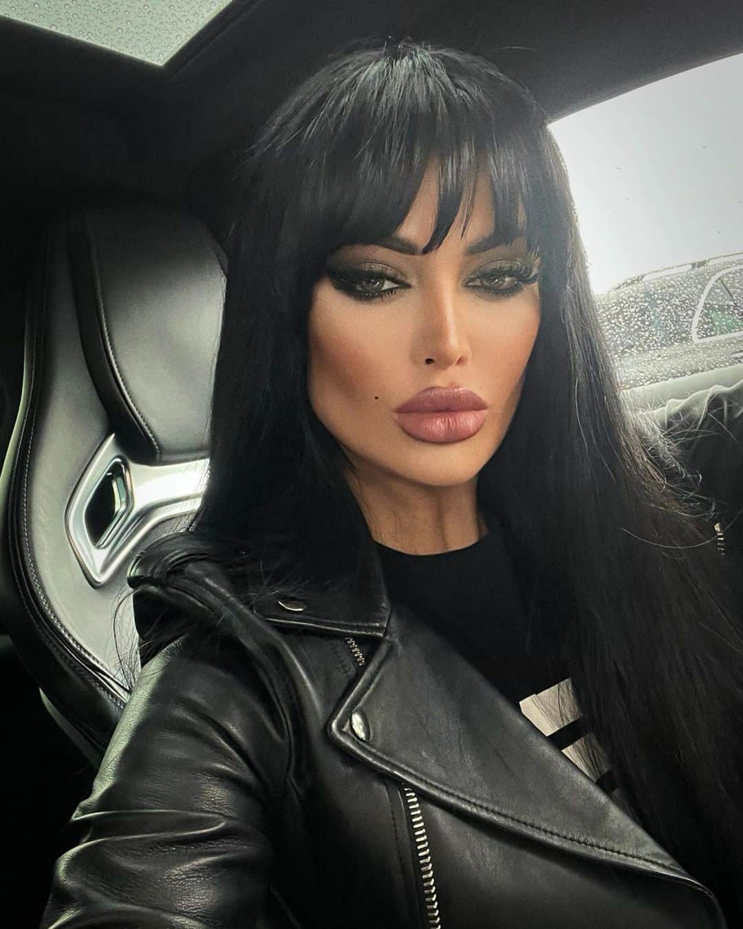 のインスタグラム：「Люблю себя с чёлкой.. 😈♠️」