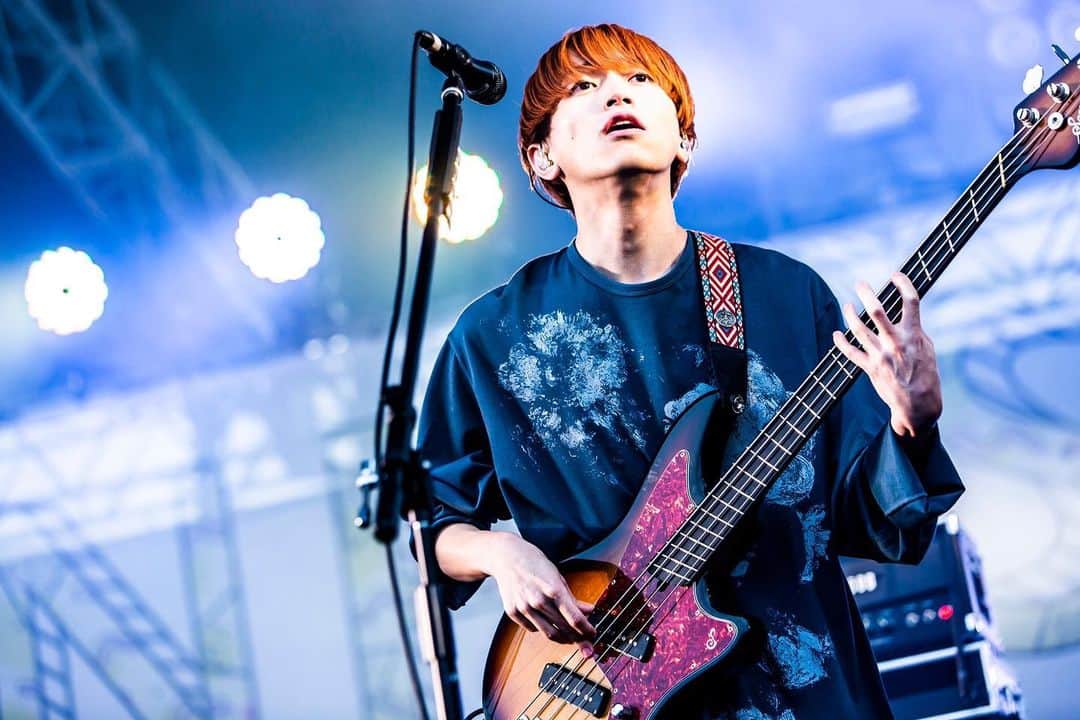 ハンブレッダーズのインスタグラム：「2022.04.03 YON FES 2022 ありがとうございました！  #セトリ 1. 再生 2. ギター 3. 銀河高速 4. BGMになるなよ 5. ワールドイズマイン 6. ライブハウスで会おうぜ  #ヨンフェス #ヨンフェス2022 #ハンブレッダーズ #ハンブレ #yonfes  photo @yusuke_mphoto」