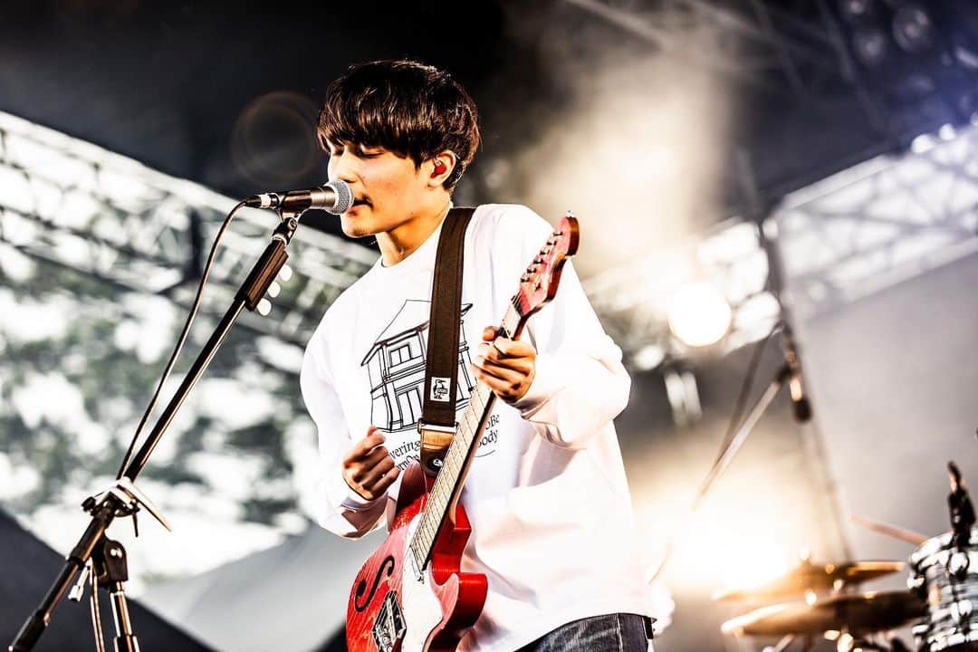 のインスタグラム：「2022.04.03 YON FES 2022   #セトリ 1. 再生 2. ギター 3. 銀河高速 4. BGMになるなよ 5. ワールドイズマイン 6. ライブハウスで会おうぜ  #ヨンフェス #ヨンフェス2022 #ハンブレッダーズ #ハンブレ #yonfes  photo @yusuke_mphoto」
