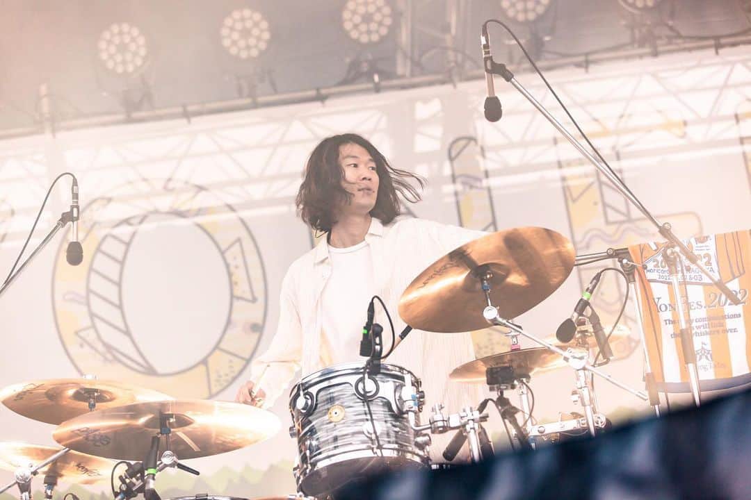 のインスタグラム：「2022.04.03 YON FES 2022 ありがとうございました！  #セトリ 1. 再生 2. ギター 3. 銀河高速 4. BGMになるなよ 5. ワールドイズマイン 6. ライブハウスで会おうぜ  #ヨンフェス #ヨンフェス2022 #ハンブレッダーズ #ハンブレ #yonfes  photo @yusuke_mphoto」