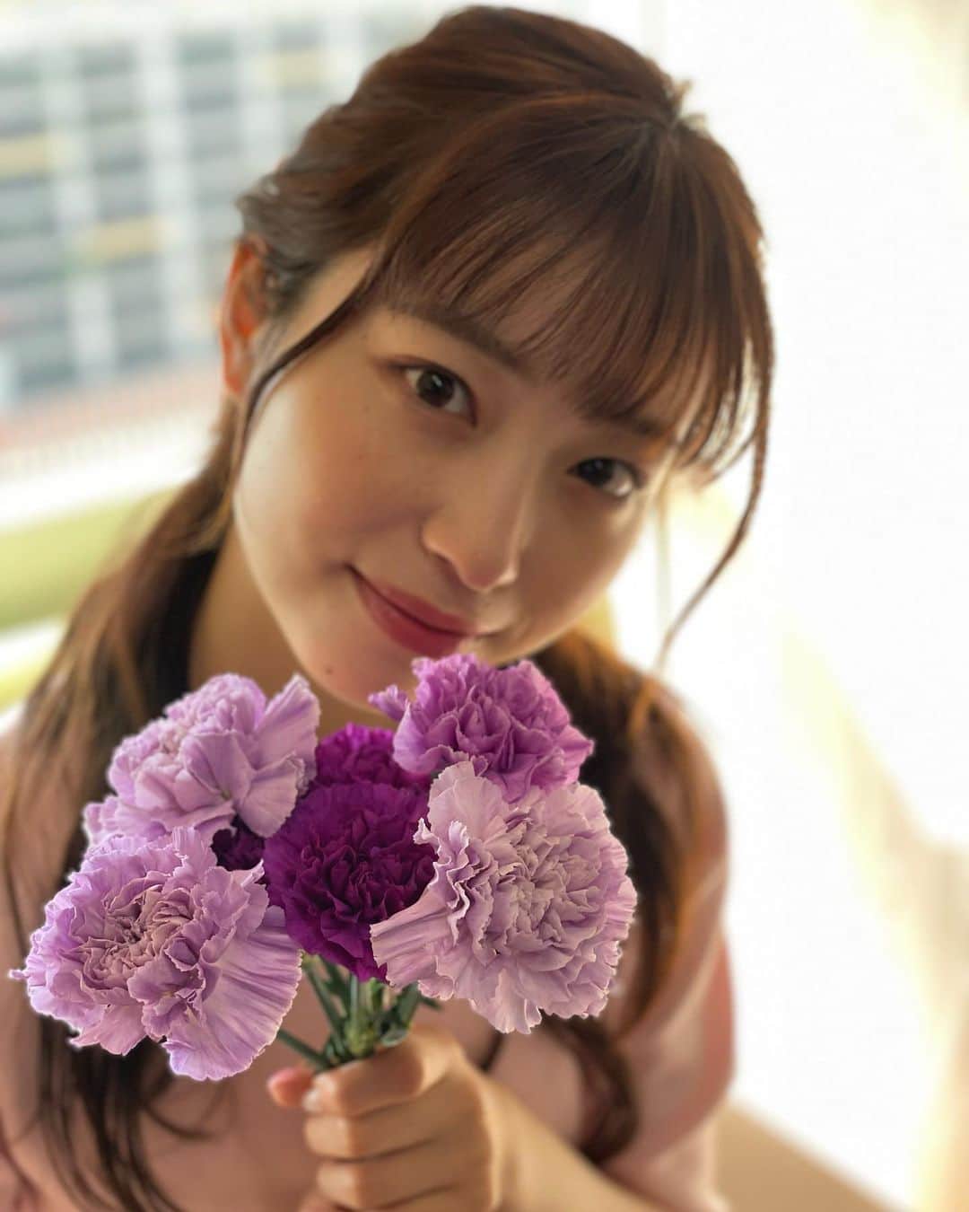 林佑香さんのインスタグラム写真 - (林佑香Instagram)「紫色のカーネーション💐」4月12日 19時22分 - yuka.hayashi_