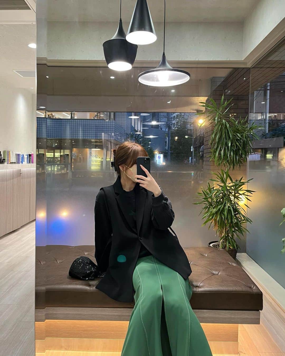 谷川聖さんのインスタグラム写真 - (谷川聖Instagram)「💚  少し派手目なカラーの洋服着る時、 勇気いるけどかわいいﾅ｡  tops @uniqlo_jp jacket @zara  skirt @cocodeal_official」4月12日 19時40分 - tani1212_