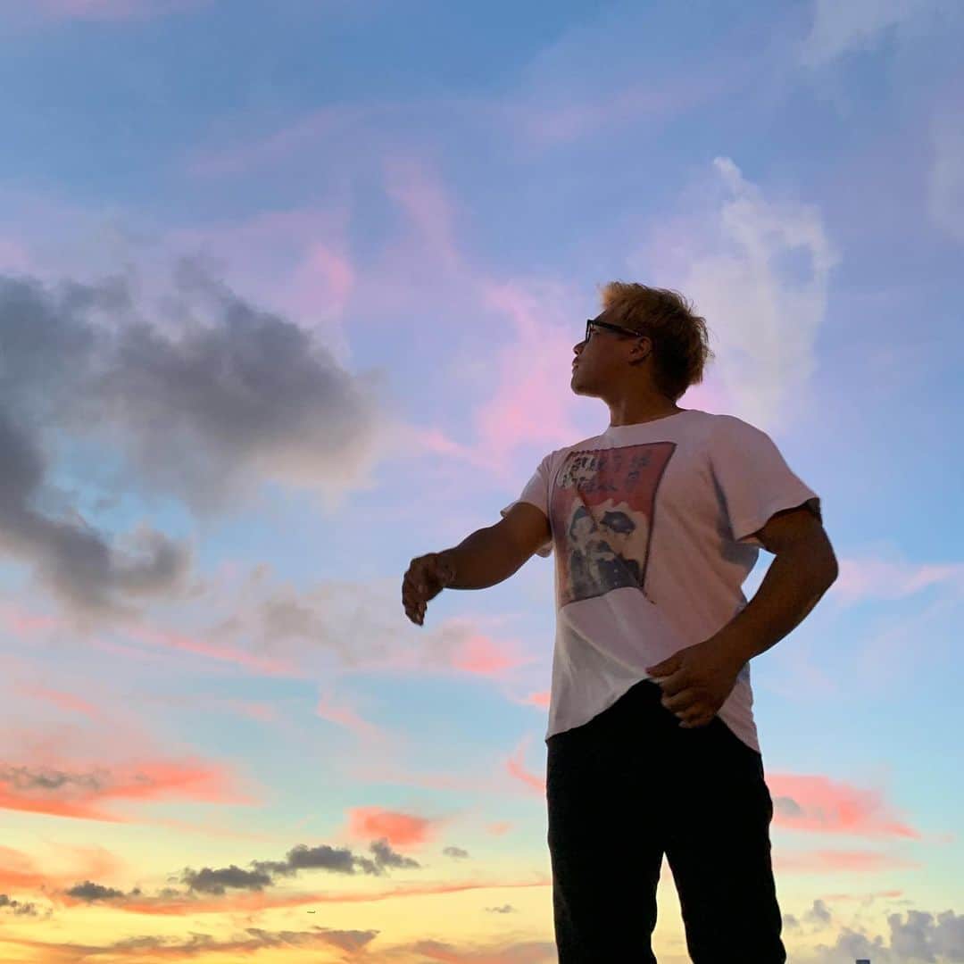 岸本セシルさんのインスタグラム写真 - (岸本セシルInstagram)「📷by @im_nonchan  . . . また撮って🌙 . . . #okinawa #sunset #beach #私が撮ったのんちゃん良くない？　#自然が生み出すアート」4月12日 20時31分 - cecil_lu