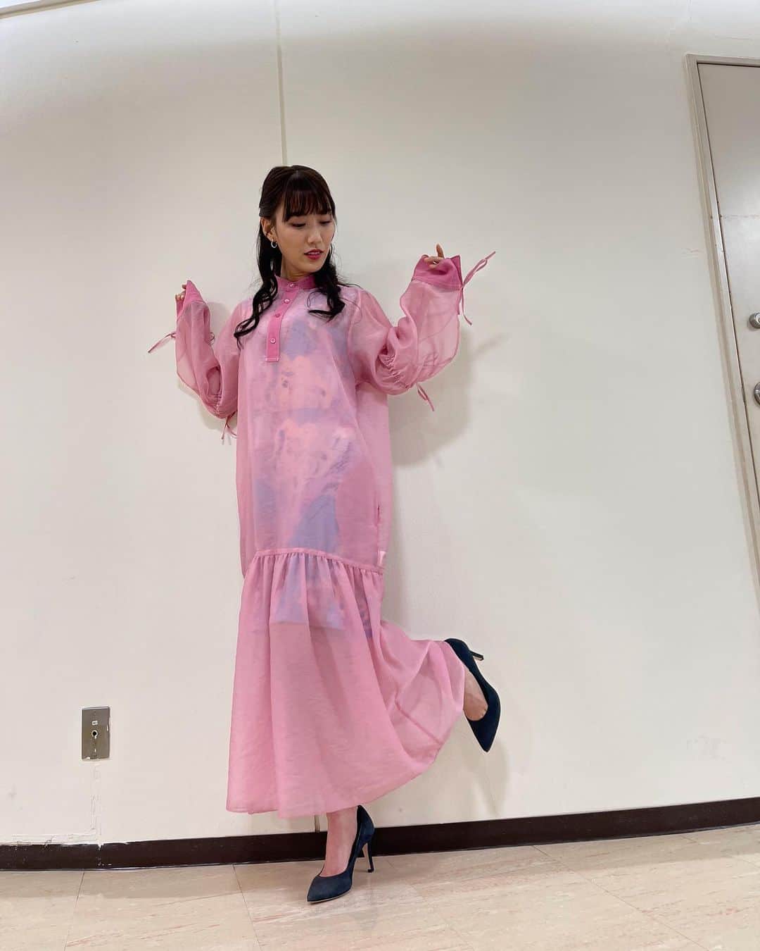 高城れにさんのインスタグラム写真 - (高城れにInstagram)「先日の NHK「明日をまもるナビ」のお衣装🌸 春らしくて素敵でした！  そして、番組もとても勉強になりました。  #nhk #明日をまもるナビ」4月12日 20時46分 - takagireni_official
