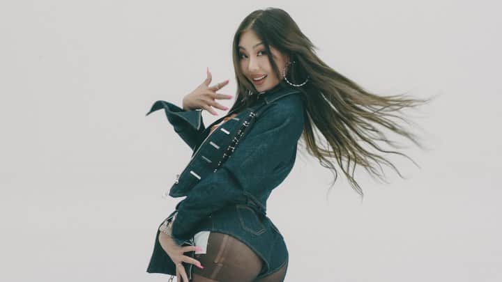 Jessiのインスタグラム：「New single ‘ZOOM’ LINK IN BIO❗️❗️ #ZOOM #JESSI #제시」