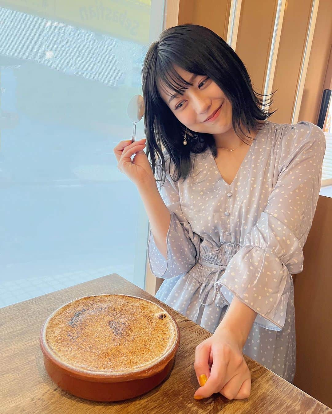 篠崎彩奈さんのインスタグラム写真 - (篠崎彩奈Instagram)「今年初かき氷🍧❤︎ いちごレアチーズブリュレ美味しすぎた🍓 #セバスチャン #かき氷」4月12日 20時52分 - ayana.s_official