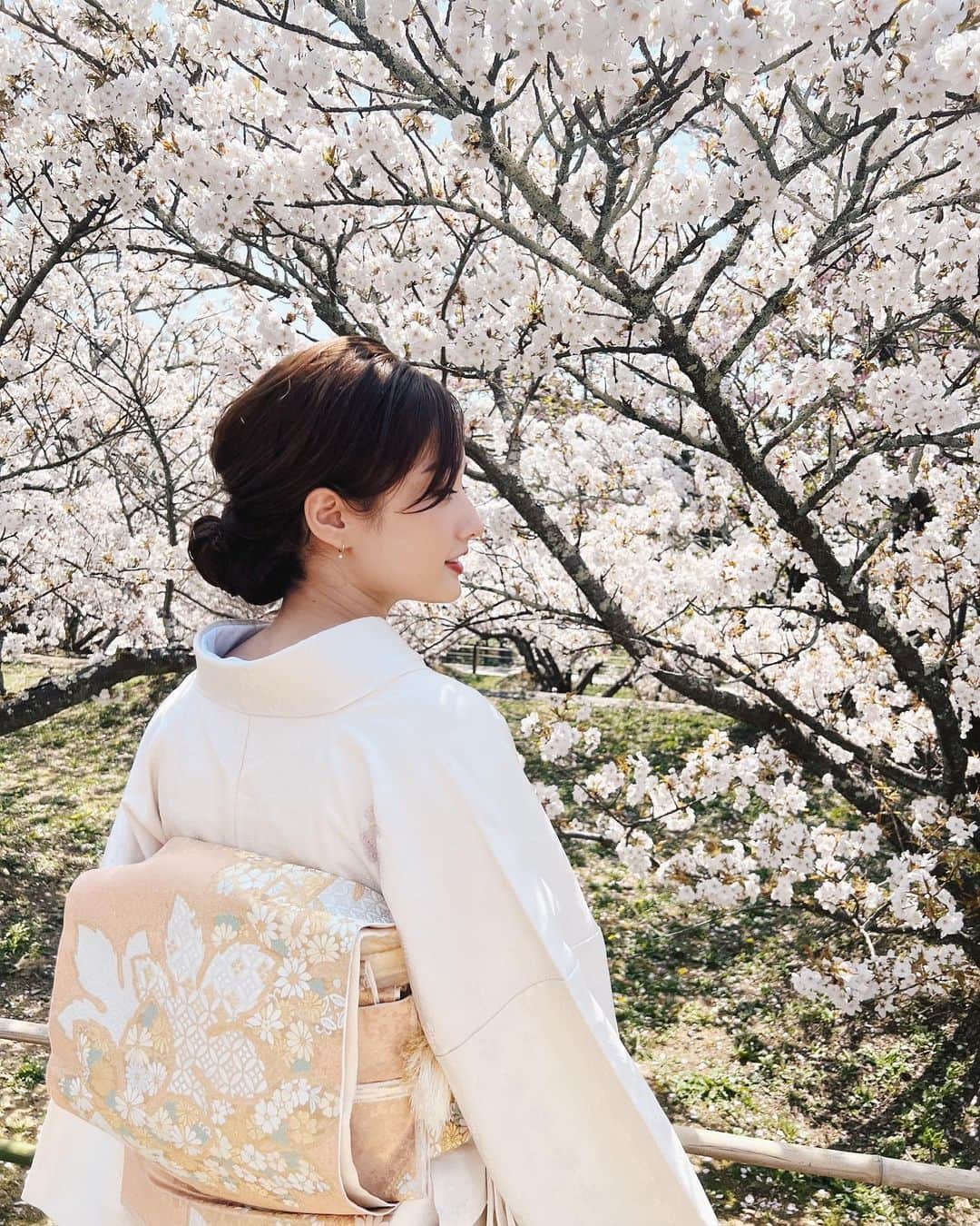 谷まりあさんのインスタグラム写真 - (谷まりあInstagram)「仁和寺に御室桜を見に行けました🌸とても綺麗でした。。。空気も澄んでいてたくさん深呼吸できました☺️🌱🌱　  #kyoto_maria」4月12日 21時03分 - mariaaaa728