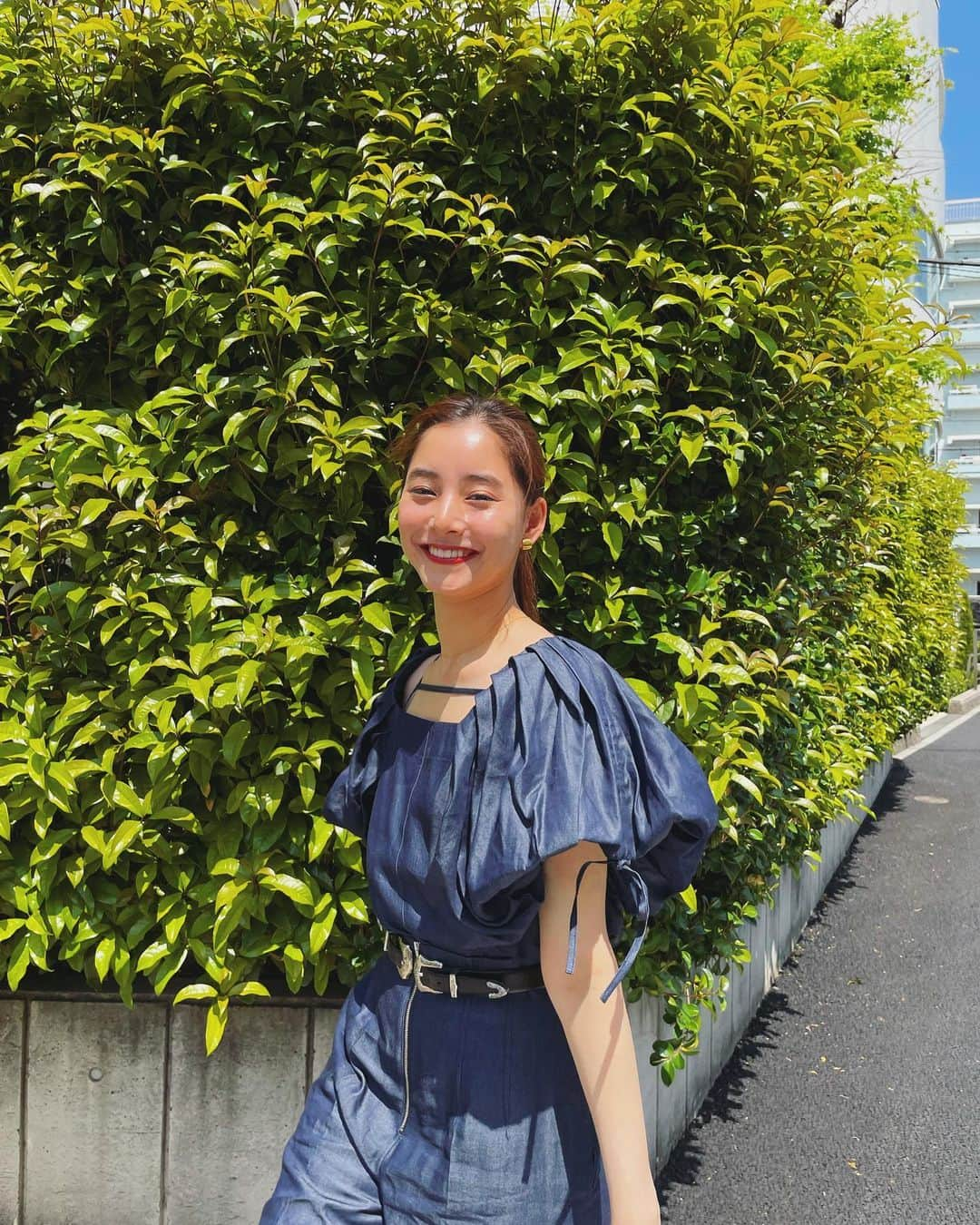 新木優子さんのインスタグラム写真 - (新木優子Instagram)「打ち合わせの日の私服👗 今日は夏のような暑さでしたね‼︎ 熱中症にはお気を付けくださいね。  setup : @snidel_official  belt : @togaarchives  shoes : @untishold  bag : @dior」4月12日 22時00分 - yuuuuukko_