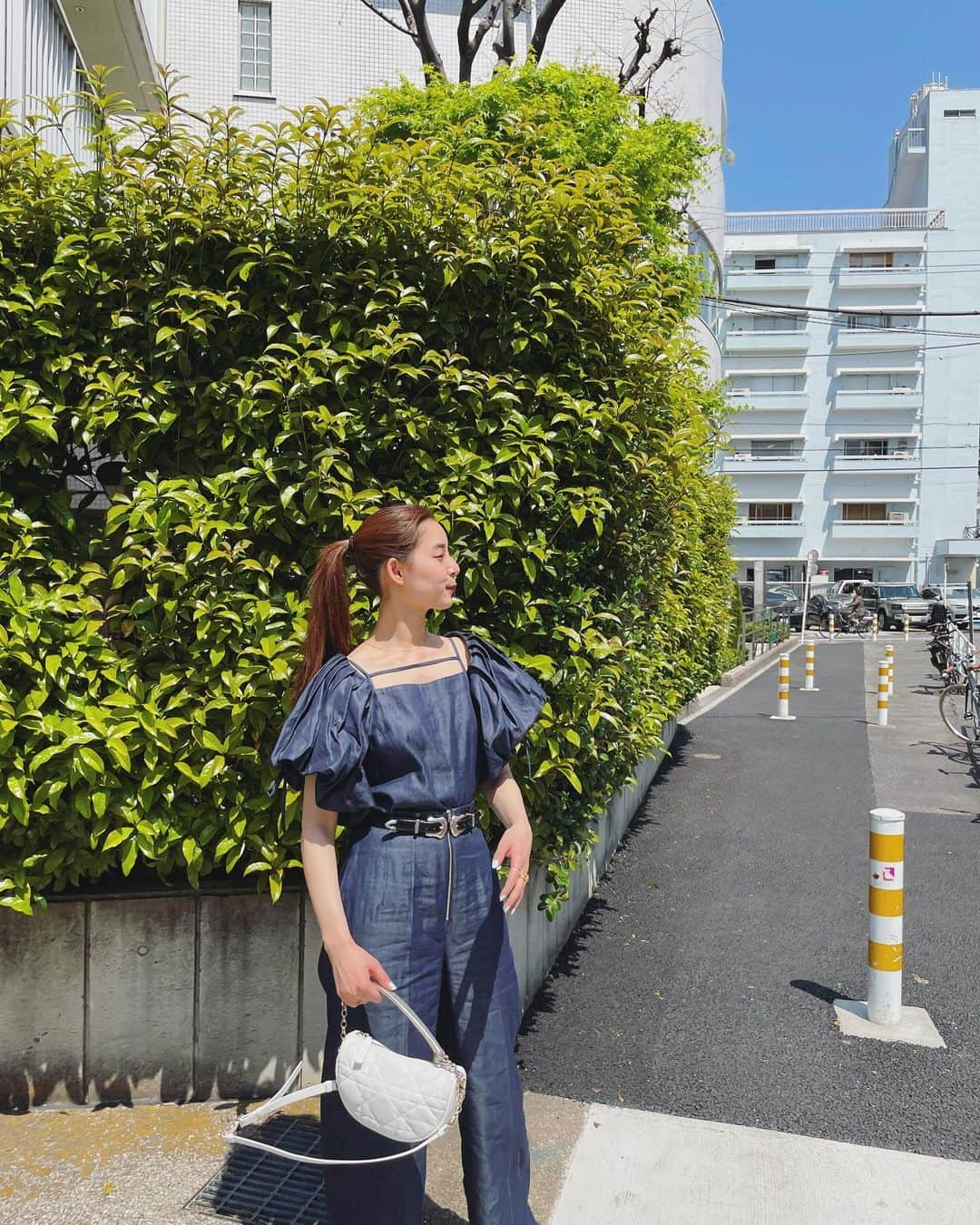 新木優子さんのインスタグラム写真 - (新木優子Instagram)「打ち合わせの日の私服👗 今日は夏のような暑さでしたね‼︎ 熱中症にはお気を付けくださいね。  setup : @snidel_official  belt : @togaarchives  shoes : @untishold  bag : @dior」4月12日 22時00分 - yuuuuukko_