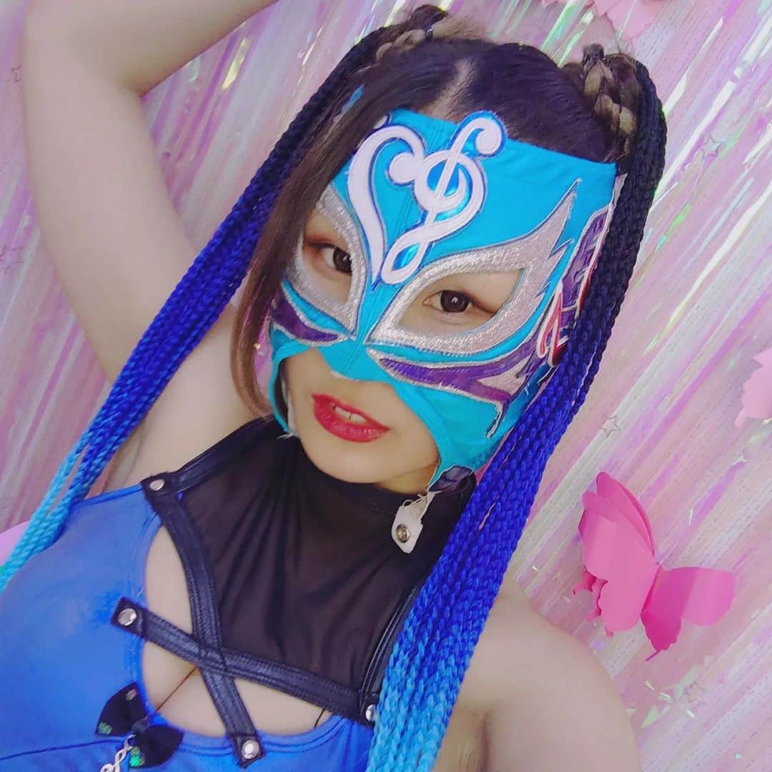 rhythmのインスタグラム：「✨インスタ１００回目の投稿✨  何故か消しちゃったから再投稿！  みんなで撮影行ってきたぁ👯🎥 たのしかったぁ💞  コスチューム姿も、私服姿も、 きっと可愛く撮れてるはず🥺  出来上がりたのしみだぁ💕  #pw_jto　#rhythm #女子プロレスラー #プロレス #撮影 #ポートレート #宣材写真 #楽しみ」