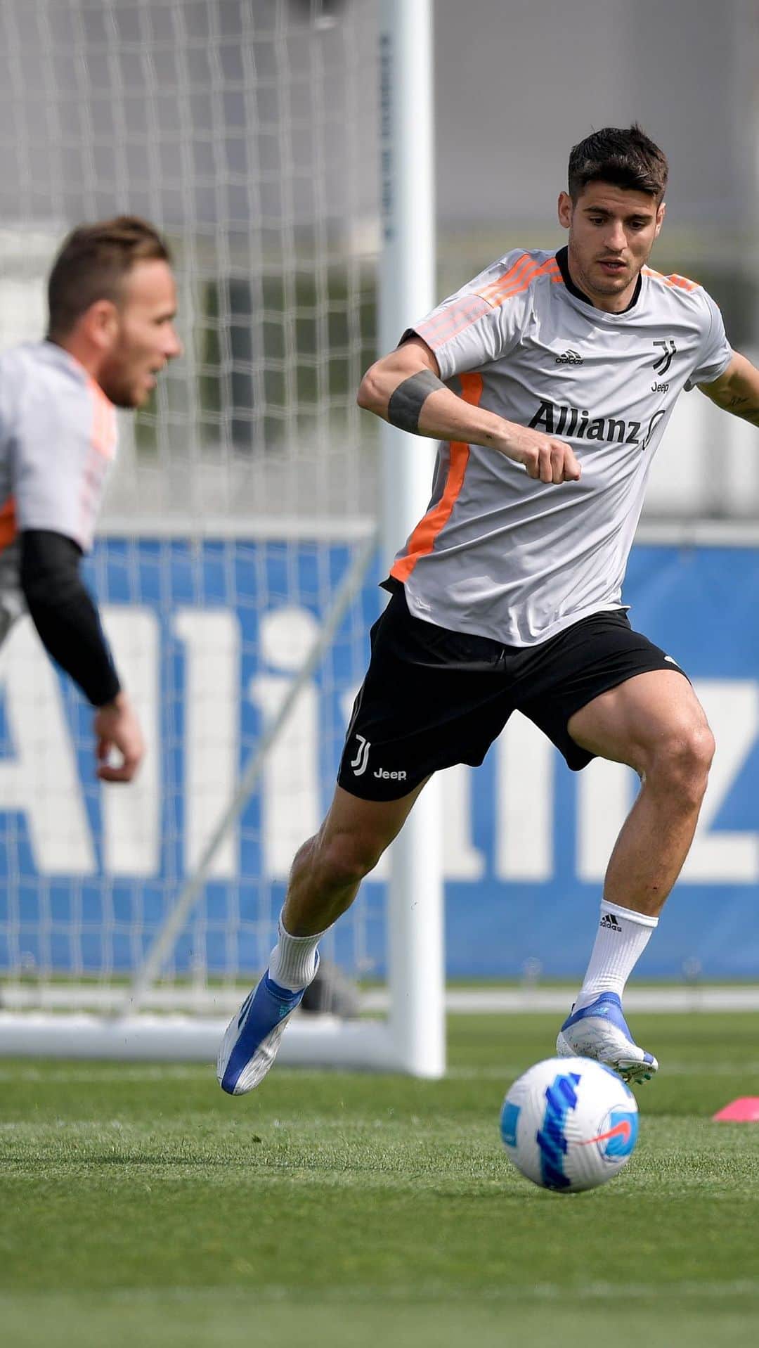 アルバロ・モラタのインスタグラム：「⚽️🎯」