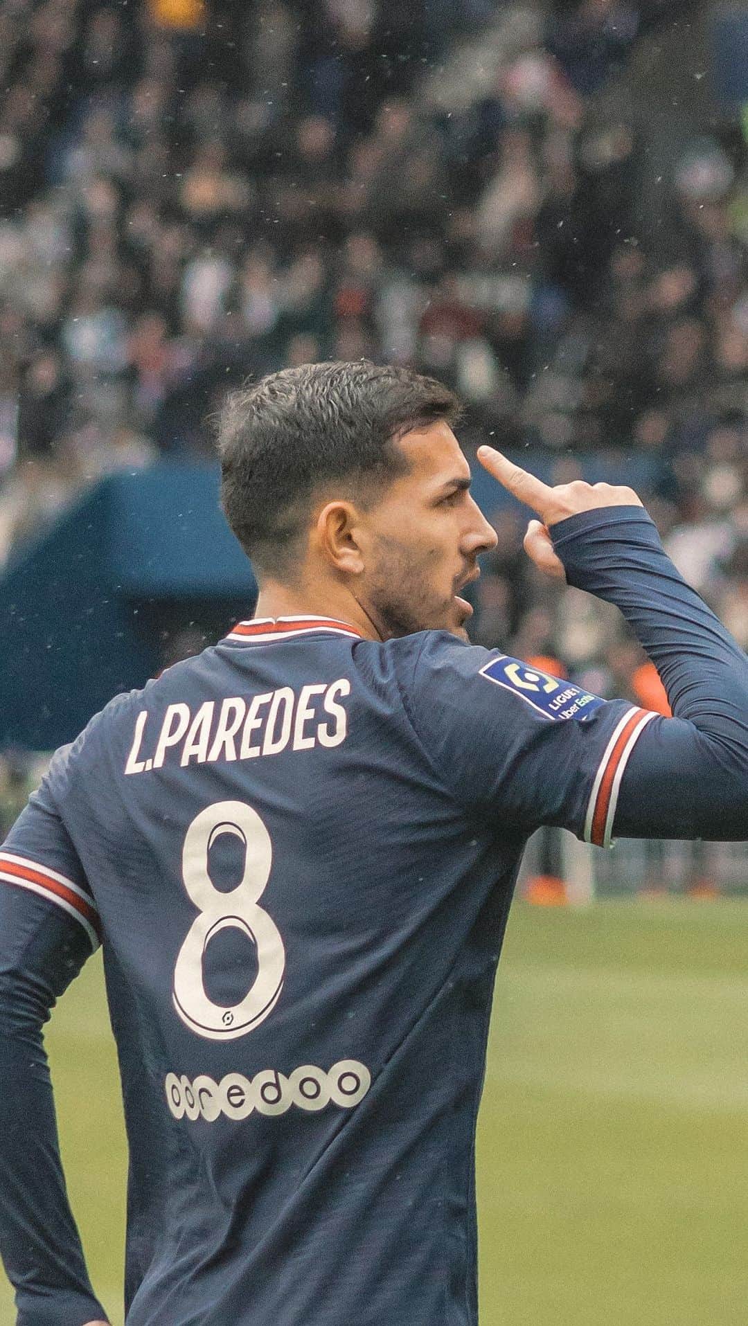 のインスタグラム：「Un jour de plus, c'est un jour de moins pour revenir 💪🏽⚽️  Un día más, es un día menos para volver 💪🏽⚽️  #focused 🔵🔴  🎬 @pros.mkt」