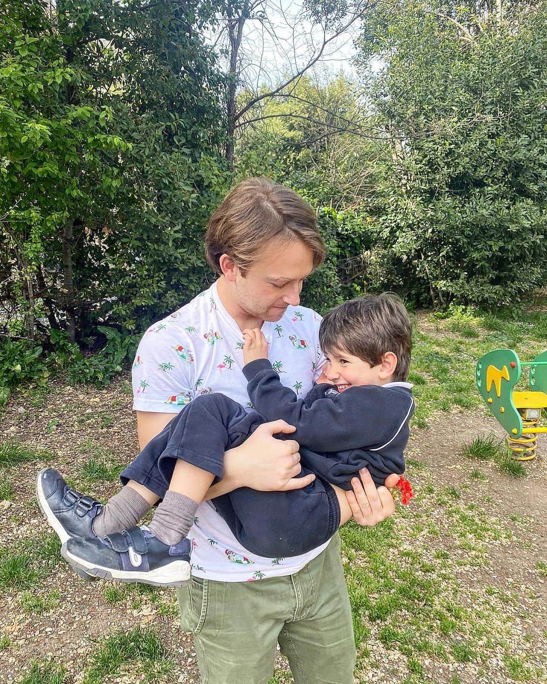 ステファノ・カルーゾのインスタグラム：「I love being an uncle 😍  #holiday #love #family #familytime #rome #babyboy #nephew #lifewithasmile #ciaobelli」