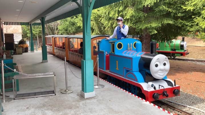 You Iwamotoのインスタグラム：「ちゃんと乗れるトーマス。」