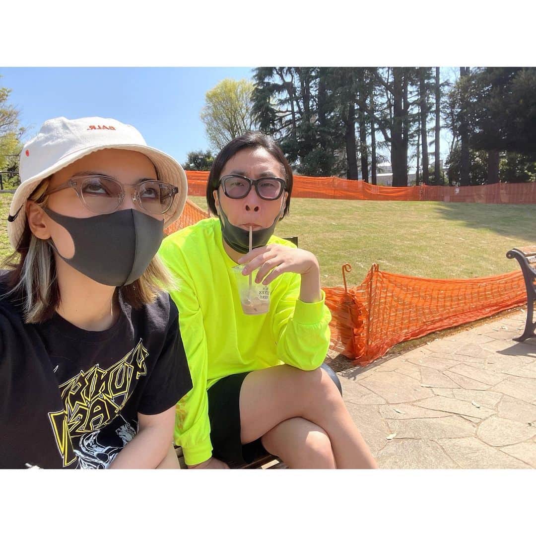 石川あんなさんのインスタグラム写真 - (石川あんなInstagram)「おはよう☀  暑い！もう春がいなくなった！ 我が家の桜もほぼ散りました🥲  アメブロはじめたから見てねー！  #嫁ってぃブログ #嫁ってぃ #とは #珈琲 #珈琲さんぽ #japanesegirl  #asiangirls #selfie #model #talent #girlsday #portrait #日本 #カメラ #モデル #followme  #fff #f4f #맞팔　#팔로우미　#인친　#网红 #回复 #加朋友」4月13日 11時32分 - anna_iskw