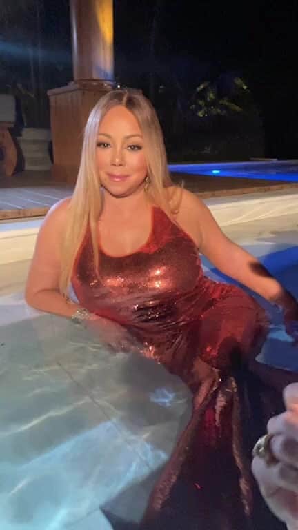 マライア・キャリーのインスタグラム：「IG Live!!!! Celebrating The Emancipation of Mimi and Big Energy Remix with the lambily!!! 🐑🐑🐑❤️❤️❤️」