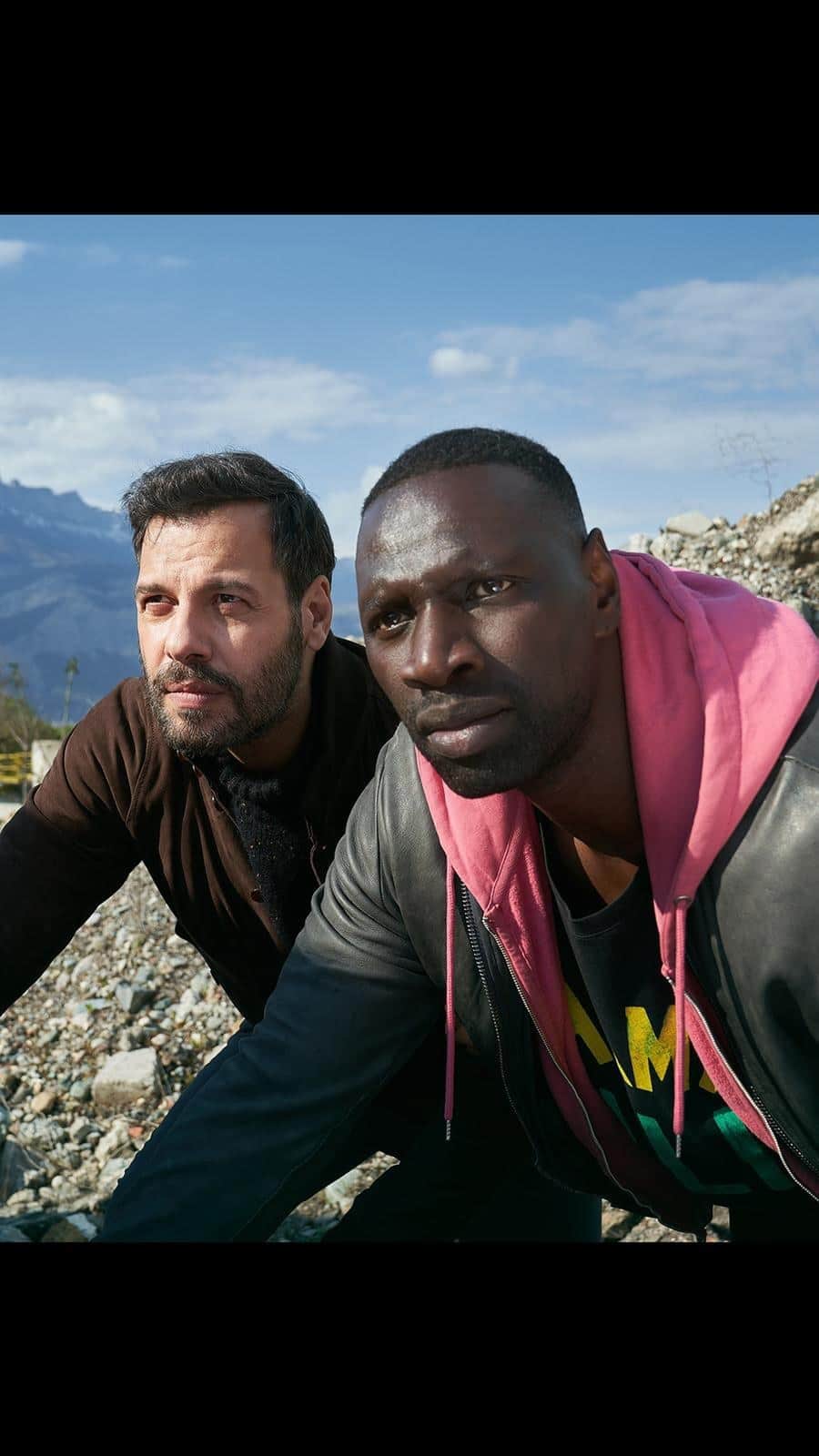 のインスタグラム：「Une vraie équipe, un vrai duo ! Loin du Périph,  avec mon gars sûr Laurent Laffitte c’est LE 6 MAI sur Netflix !   There’s no law without a little disorder.  THE TAKEDOWN  with my buddy Laurent Lafitte,  coming to Netflix MAY 6 !」