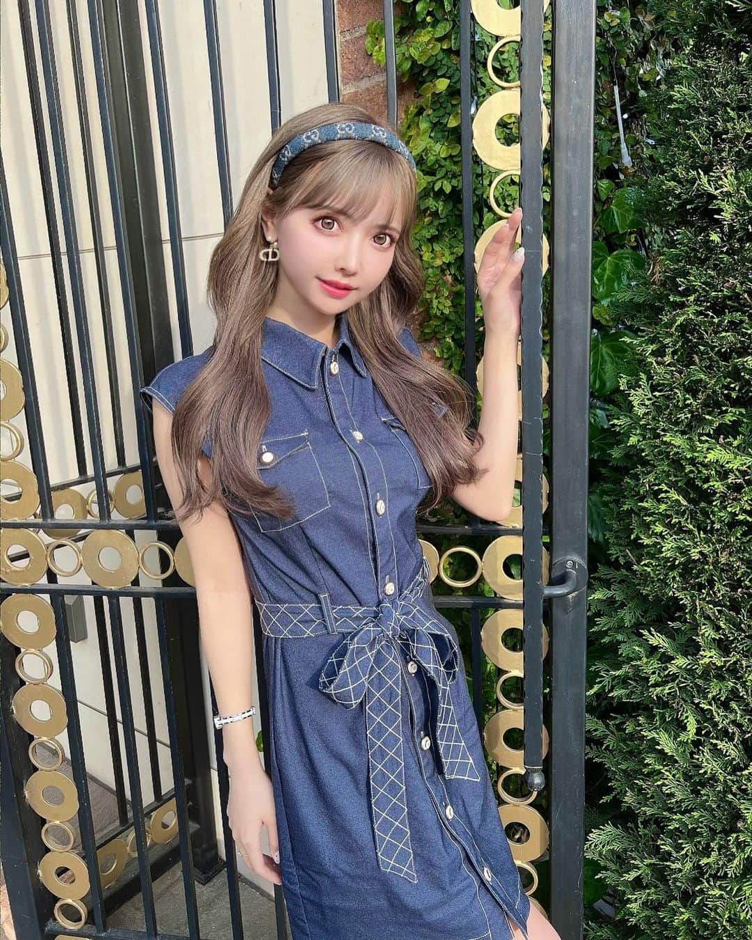 吉川ちかさんのインスタグラム写真 吉川ちかinstagram 今日着ていた ワンピースは ミシェルマカロンだよ Michellmacaron Official デニムだから春っぽくて可愛い Gucciのデニムカチューシャと 合わせてみました Michellmacaron Michellmacaronコーデ