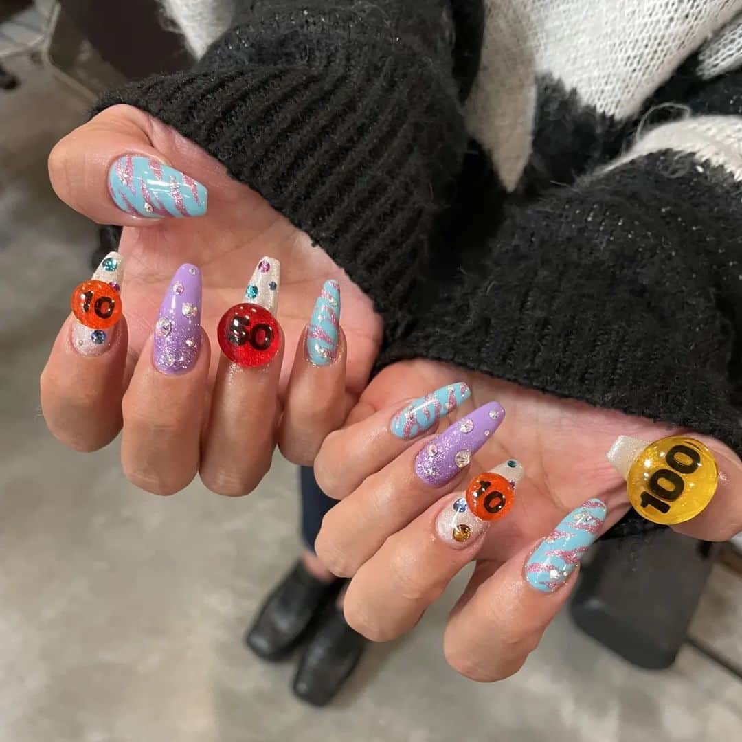 のインスタグラム：「．⁡ ⁡今月のおぬーネイル💅💗⁡⁡ ⁡四千頭身のごたんに貰った⁡ ⁡ダメカン(もぎ取ったんだけどね)⁡ ⁡ぶっ込んでみたお🥰🥰⁡ ⁡⁡  #ネイル  #おぬーねいる ⁡⁡ ⁡ #ダメカン  #ダメージカウンター ⁡ ⁡ #四千頭身  #ごたん ⁡ ⁡ #ありちゅ ⁡ ⁡ #一生⁡ ⁡ #マブダチ ⁡ ⁡ #ズッ友 ⁡ ⁡ #からの ⁡ ⁡ #ズッ緖⁡ ⁡」