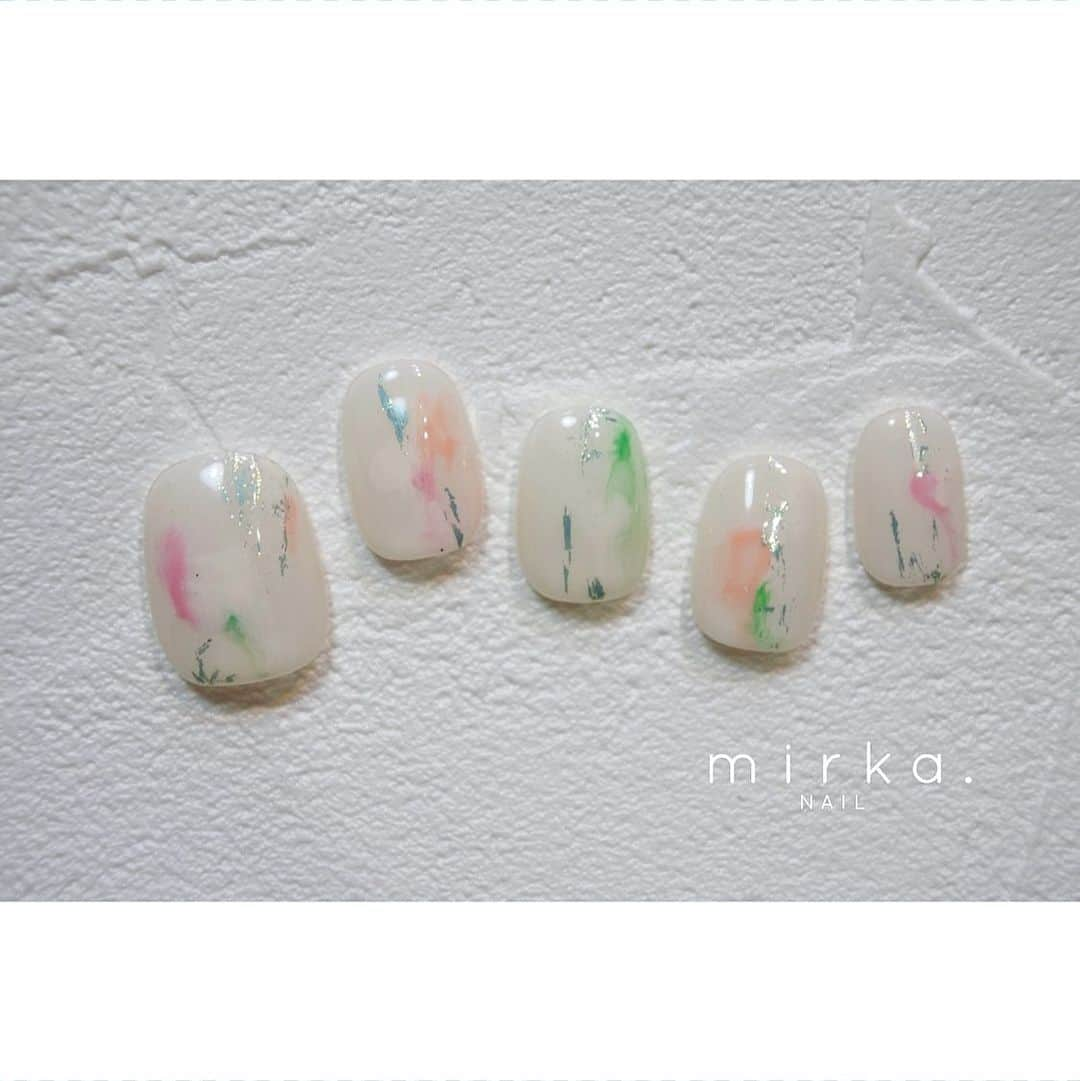 mirka. NAIL(ミルカネイル)さんのインスタグラム写真 - (mirka. NAIL(ミルカネイル)Instagram)「⁡ ⁡ ⁡ new !! ⁡ ⁡ #mirkanailsample ………………………………………………………… ⁡ ご予約、お問い合わせは LINE ID⇒ @mirka.nail (@含む)まで。 ⁡ ご新規様はハイライトの「ご案内」と「ご予約方法」を必ずお読みいただいてからご予約くださいますようお願いいたします。 空き状況はや詳細はLINEの投稿からご確認ください。 ⁡ 感染予防対策をしっかり行ったうえでお客様をお迎えしております。 ⁡ 〈感染予防の取り組み〉と〈お客様へのお願い〉を ハイライトにてまとめておりますので、ご確認くださいませ◯ ⁡ ⁡ ⁡ #mirkanail#nails#nail#nailart#naildesign #ショートネイル#ネイルアート#ネイルデザイン#ネイル#大人ネイル#シンプルネイル#オフィスネイル#ニュアンスネイル#ナチュラルネイル#カジュアルネイル#ショートネイルデザイン #プライベートサロン#プライベートネイルサロン#東京ネイルサロン#東京ネイル#江東区ネイルサロン」4月13日 18時12分 - mirka.nail