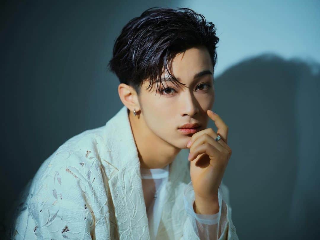 のインスタグラム：「・ ・ ・ ・ ・ Hair make：shota_superbly Stylist：@inu_sawaritai Photographer：@heron214」