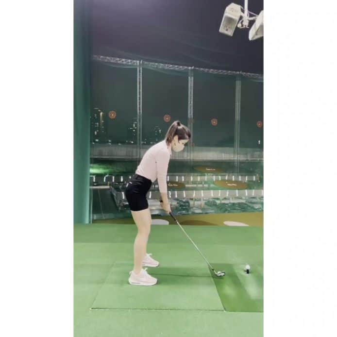 ヤン・スジンのインスタグラム：「오랜만에 연습🏌🏻 . . #오랜만에몇개쳐보기#감이없다 #근데몇개쳤다고허리아픈건모지 #ㅋㅋㅋㅋㅋㅋㅋㅋㅋㅋㅋㅋ」