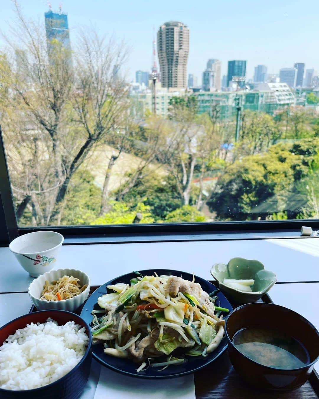 有吉弘行さんのインスタグラム写真 - (有吉弘行Instagram)「景色定食。」4月13日 21時18分 - ariyoshihiroiki