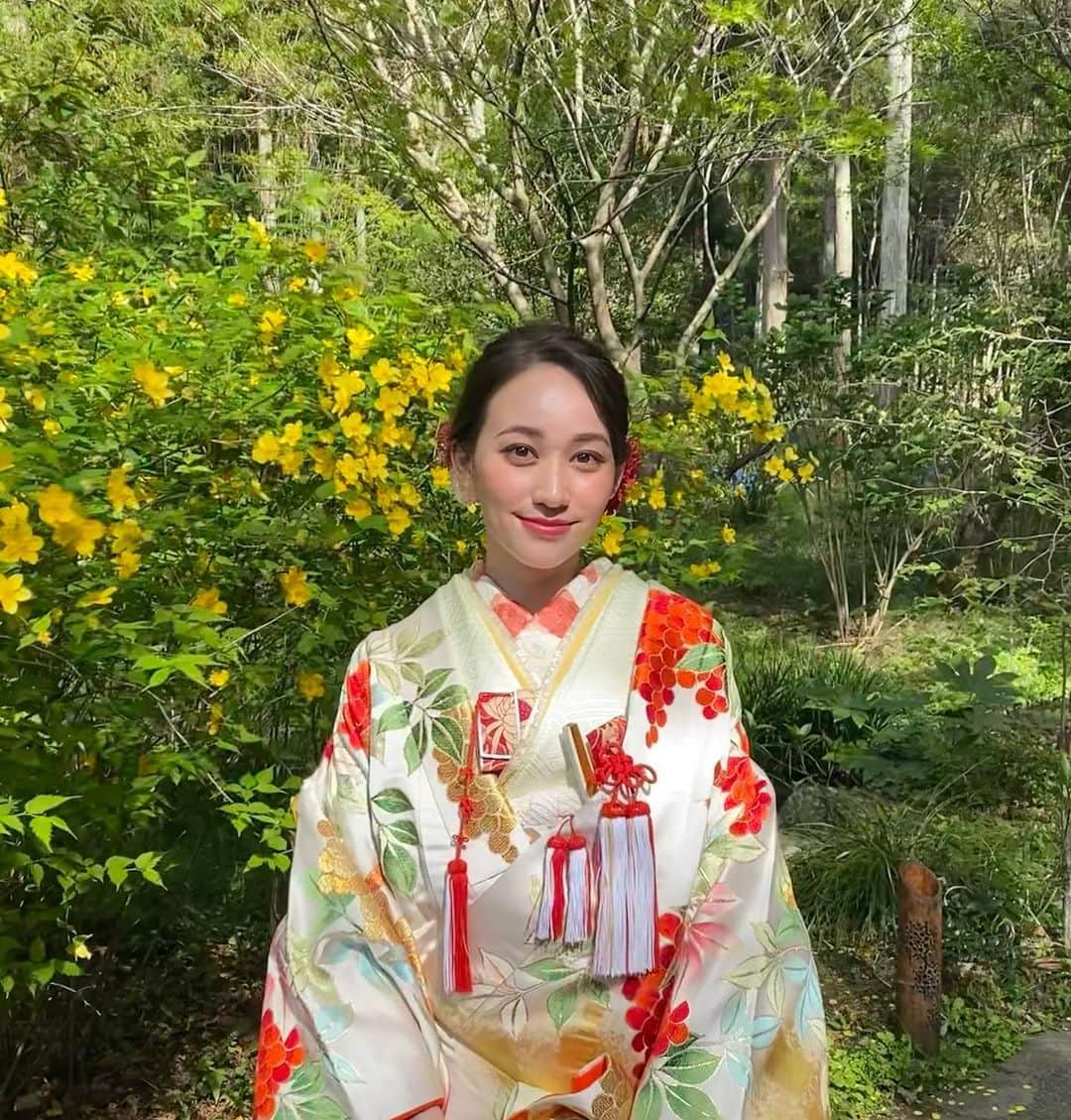 吉野マリアのインスタグラム：「. 綺麗なお着物着れてうれぴっぴ👘🧡✨ . . #kimono #model #makeup #japanesekimono #mestiça #maquiagem #modelo #polaca #和装 #着物 #着物ヘア #色打ち掛け #花嫁 #花嫁和装」