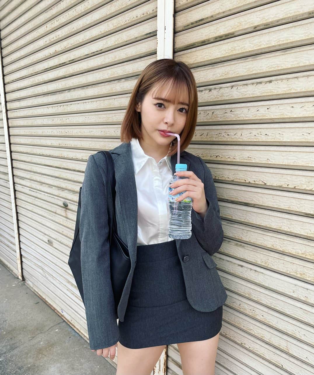 小倉由菜さんのインスタグラム写真 - (小倉由菜Instagram)「なんでこんなにスカートが短いのか、わたしも謎です。」4月13日 22時12分 - ogura_yuna