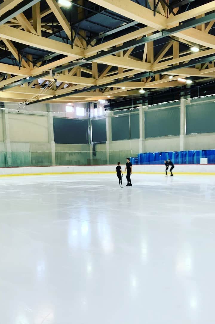ブリュノ・マッソのインスタグラム：「Yeah! They made it!! Quad Salcow Throw!! #proudcoach #figureskating #quad #pairskating」