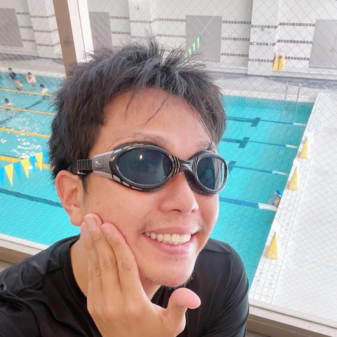 角森脩平のインスタグラム：「. バッカルファット後 初のプールトレーニング🏊‍♂️ 違和感もなくなっていい感じ😁 プールは全身運動で全身がほぐれる🤤 ちょー気持ちいぃ😆✨ #KADOMORI#カドモリ#トレーニング #プール#水泳」