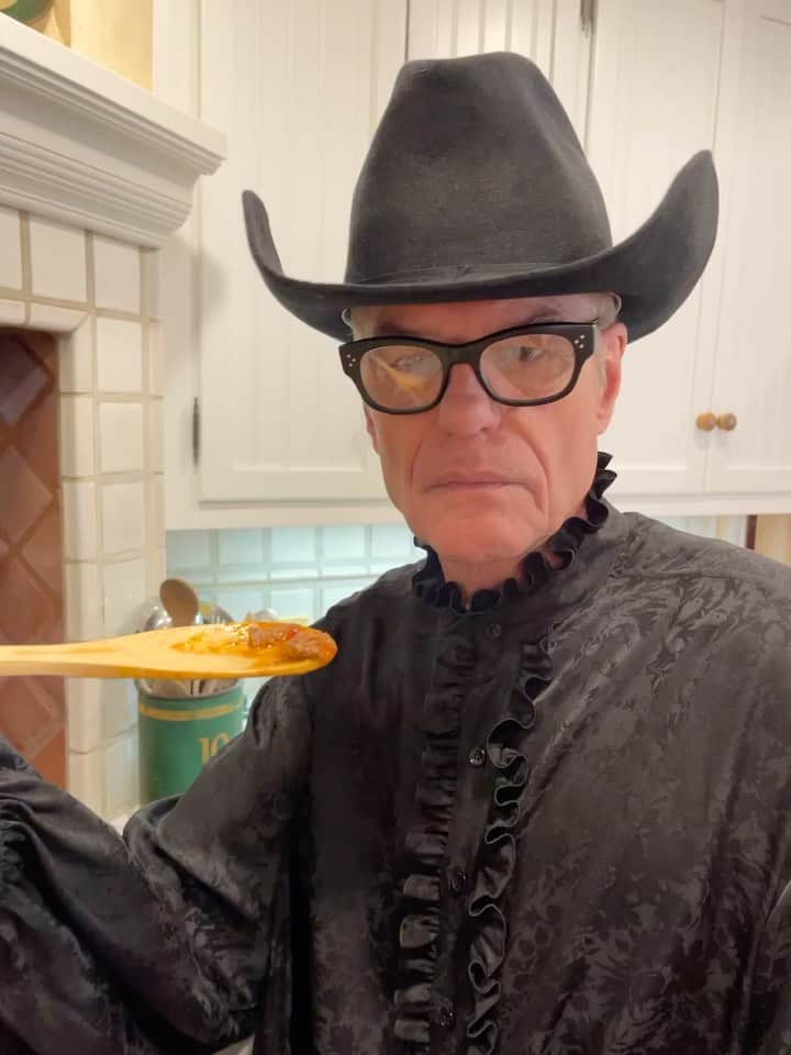 リサ・リナのインスタグラム：「🍝 @interviewmag #bolonese 🤠#HarryHamlin」