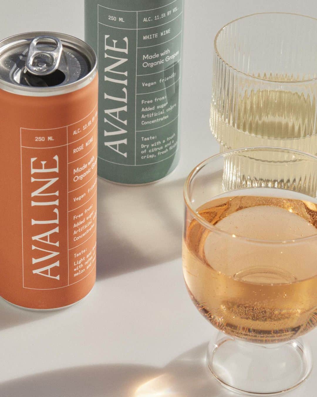 キャメロン・ディアスのインスタグラム：「@avaline cans are here! The same clean, delicious wine you already love, in the convenience of a can. Cheers to a perfectly-portioned, portable sip you can enjoy wherever, whenever ✨」
