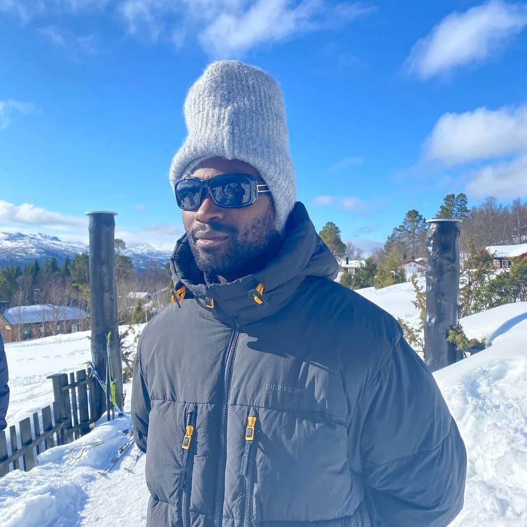アレクサンデル・テッテイのインスタグラム：「🏔 life 🥶😁」