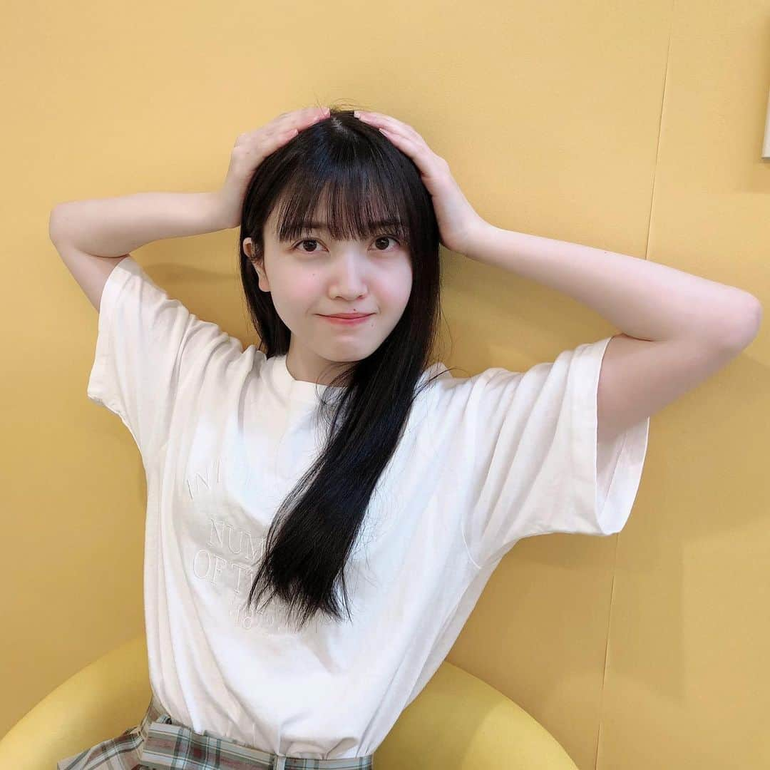 久保史緒里ファンアカウントのインスタグラム：「真っっっっ白 #乃木坂46 #久保史緒里 #久保ちゃん #久保ちゃん白すぎ可愛すぎ  #久保史緒里さんしか #乃木坂46ann」