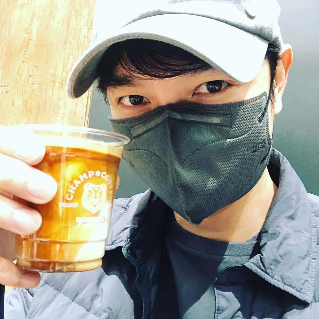 のインスタグラム：「오늘 생일이예요^^ 모두 행복한 하루 보내요! . #happybirthday」