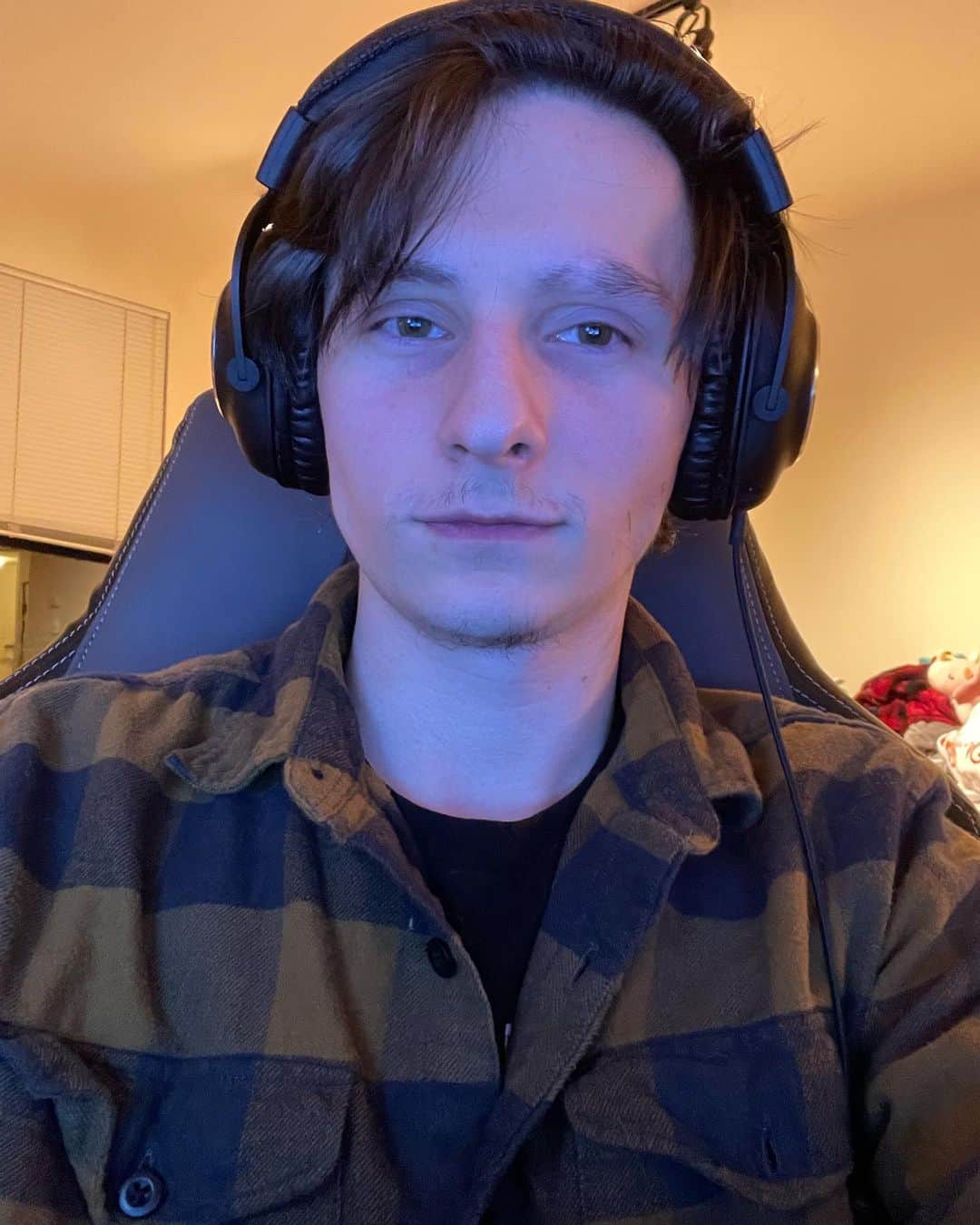 ジャレッド・スコット・ギルモアのインスタグラム：「Ever wonder how many artifacts 2000 resin will get you? come find out! Link in bio! #GenshinImpact #Twitch #Live #OnceUponATime」
