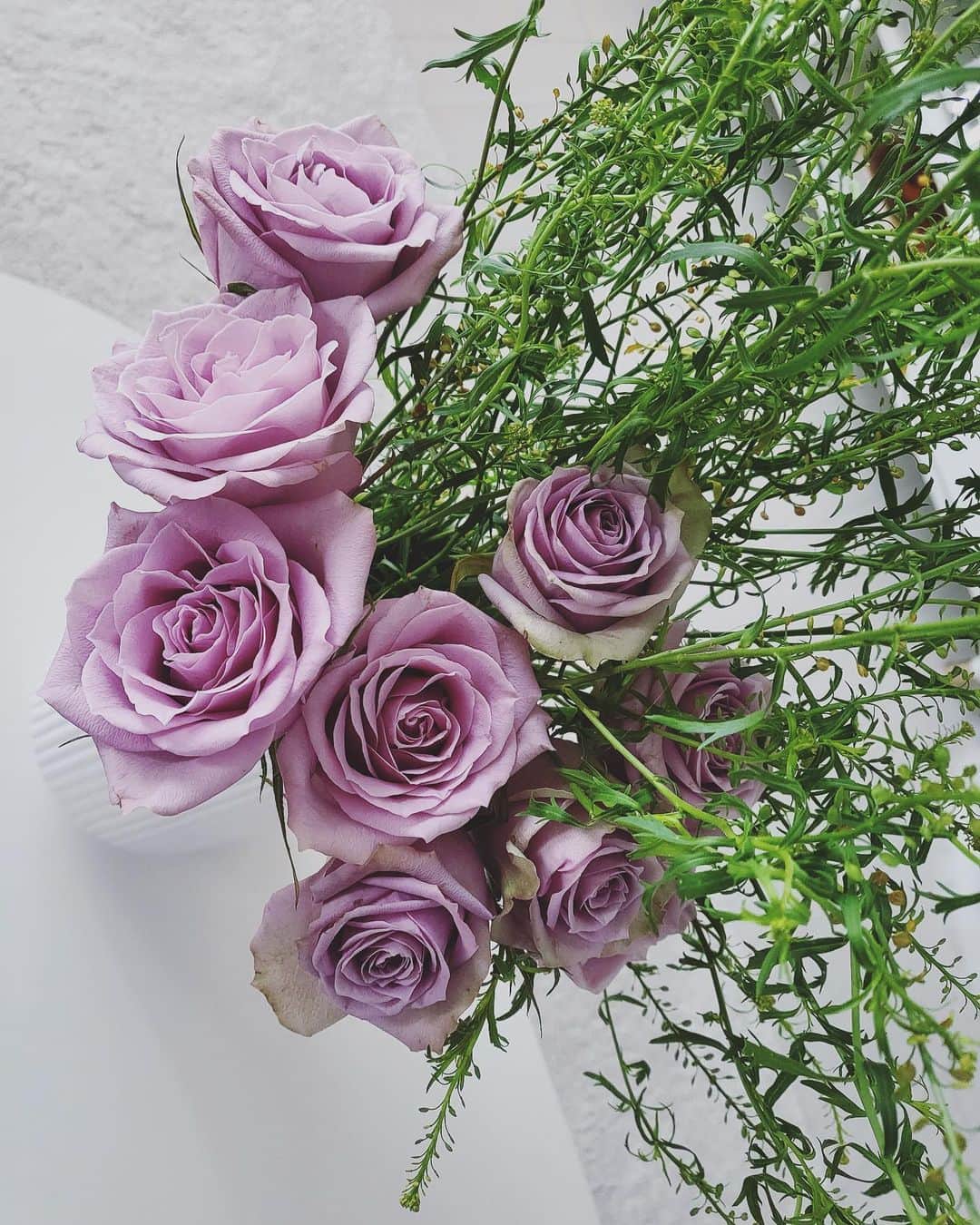 ナム・ギュリさんのインスタグラム写真 - (ナム・ギュリInstagram)「보라색 장미 💜」4月14日 19時28分 - nam_gyuri