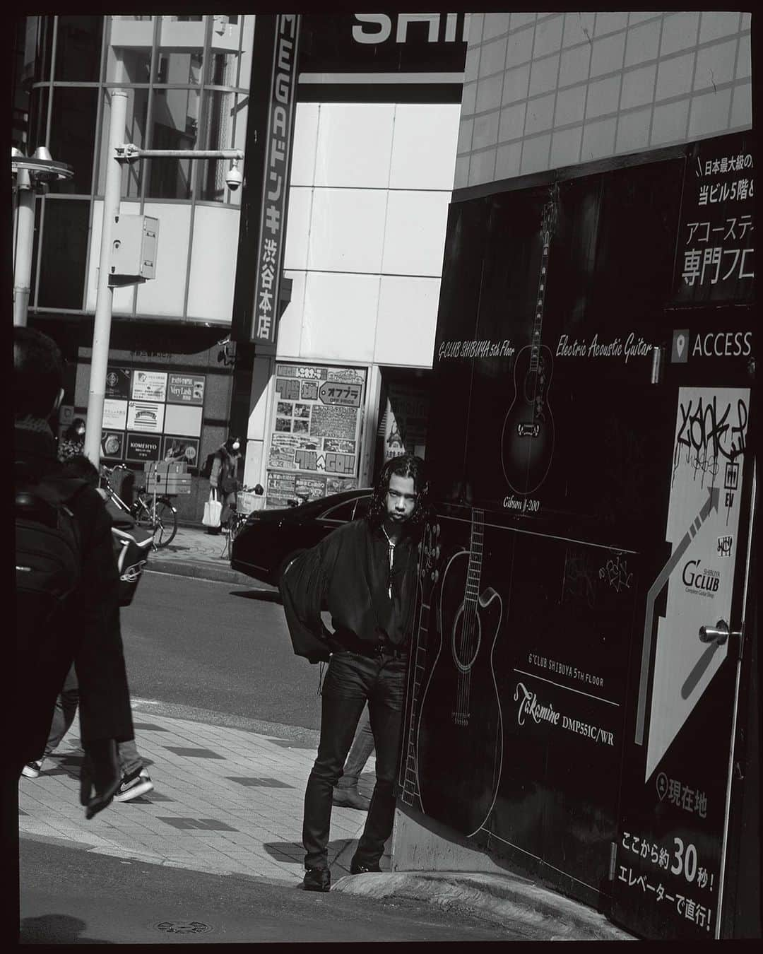 今村怜央さんのインスタグラム写真 - (今村怜央Instagram)「SWAG HOMMES SS22 ISSUE14 DREAMER Dreams of The Orient | SAINT LAURENT . Photography_ @chikashisuzuki1972 Styling_ #michikokitamura Hair_ @amano_onama  Edit_ @kentaro_okuzawa . #ysl #saintlaurent #anthonyvaccarello #swaghommes #fashionphotography #fashionmagazine . @ysl @anthonyvaccarello @swag.hommes」4月15日 4時35分 - guerrilla_works