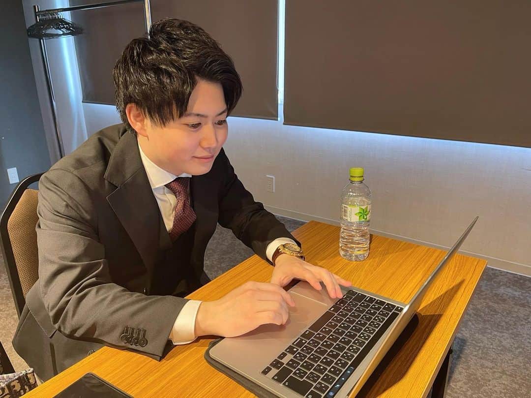 手越祐也（非公式）のインスタグラム：「ミーティング」