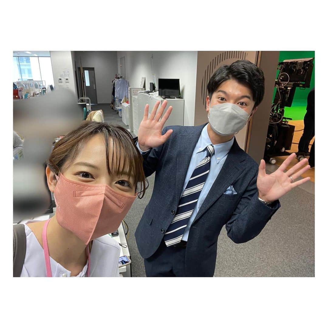 阿部芳美さんのインスタグラム写真 - (阿部芳美Instagram)「今日は雨が降った為、お散歩はせず…🐕☔️ お家で沢山ボール投げをして遊びました🤣笑  むぎも楽しかったようで⁉︎🍓 なんだか笑顔な気がします😆 ワンコにも表情がありますよね✨ (眉間の毛…よく見ると寝癖が…笑) ・ ・ 「ストライク！」新コーナーには上山アナが出演♪ 一番年次が近い頼れるお兄さんです😎✨  『これってあり？なし？』のコーナーでは、視聴者の皆さんの意見投票をお願いしています🙇‍♀️✨ 次回も是非ご参加ください💪  #雨の日の過ごし方 #犬のいる暮らし #トイプードル #むぎ #ボール遊び #中京テレビ #ストライク #上山元気 アナ#阿部芳美」4月14日 22時31分 - yoshimi_abe0410