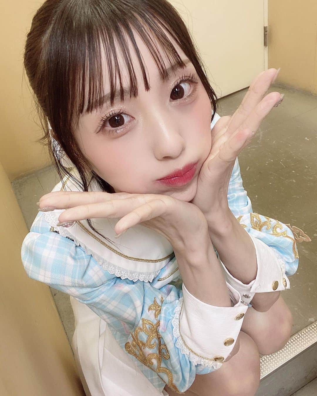 美咲優羽のインスタグラム：「. . .  「老いることも死ぬことも人間という儚い生き物の美しさだ　老いるからこそ死ぬからこそ　堪らなく愛おしく尊いのだ」 . . .  #ポニーテール #粉我#l4likes #衣装#ヘアアレンジ  #selca #selfie #셀카 #셀카그램 #today #ootd #dailylook #instagood #instalike #instafashion #followme #インスタ映え　#アイドル #japanesegirl #地下アイドル#japaneseidol#japanesegirls #地下アイドル好きな人と繋がりたい」