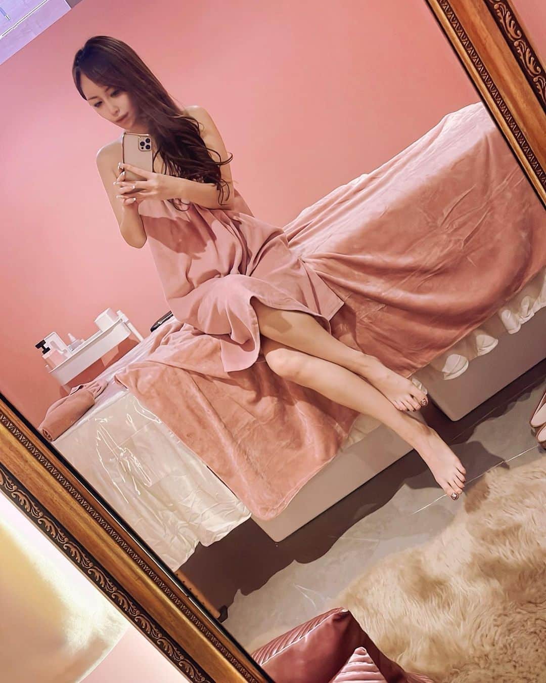 のインスタグラム：「・ ・ これから月イチ通う予定🙌 ・ ・ 今日ももぅ寝ます🫧 よくマッサージしてもらったから ぐっすり寝れそう😴💛💛 ・ ・ にゃあ」
