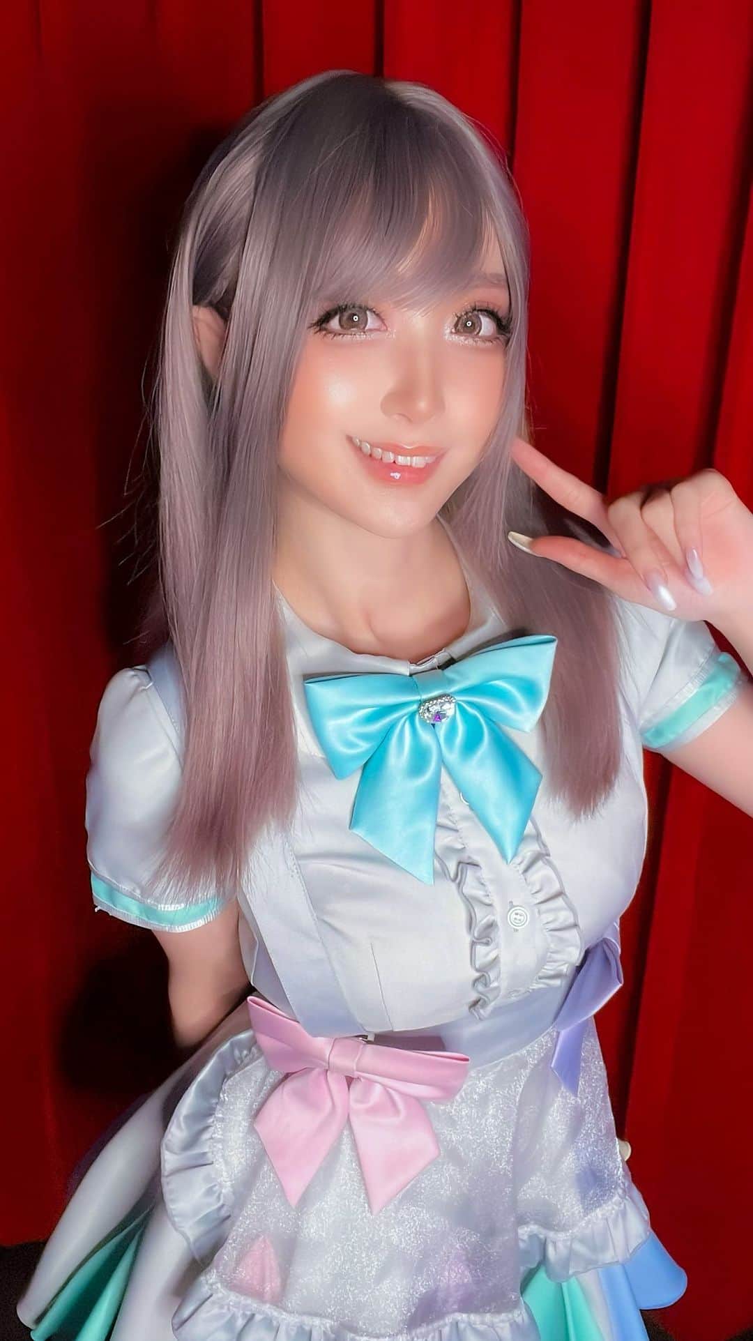 のインスタグラム：「TikTokにあげた動画をインスタにも投稿しました🤍🤍🤍 https://vt.tiktok.com/ZSdkXqJQT/  🤍土曜日は渋谷で会おうね🤍  🎀#まいふぇいぶ ×カモミール🎀 4月16日(土) 13:00〜21:00 1時間1,000円＋1ドリンク 場所は神宮通りにあるパセラの地下1F  🎤時間ごとにライブステージあり🎤  🍞コラボのハニトー・オリカク🥂  🍖フードやドリンク590円〜🍣  🔽カフェイベ詳細🔽 https://lineblog.me/chamiblog/archives/2898099.html カモミールのブログchamiblogに詳細載せたのでみてください〜！  まいふぇいぶでやるカモミール一日店長カフェイベント🎀  めいっぱいライブも頑張るので楽しみに来てもらえたら嬉しいな〜！  めっっちゃ緊張してるから応援しに来てもらえるとハピハピです💙💙  気軽にご参加お待ちしてます〜！！」
