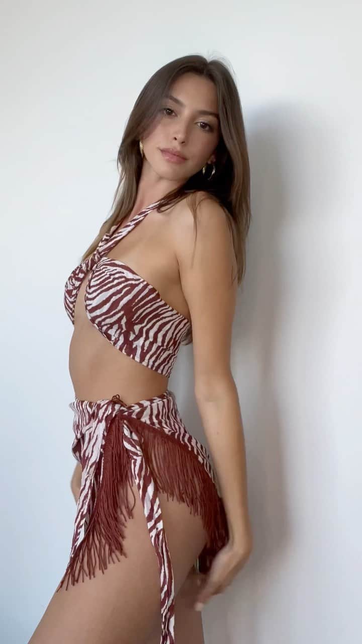 のインスタグラム：「Decided to play dress up cause I cannot wait to wear these pieces out!! BUT..OKAY.. sooo.. Turns out the first dress I got in March towards the end, but I had to have an excuse to wear it, hahaha.   #OOTD #Miami  @cultgaia  @the.significant.other  @cmeocollective  @nastygal」