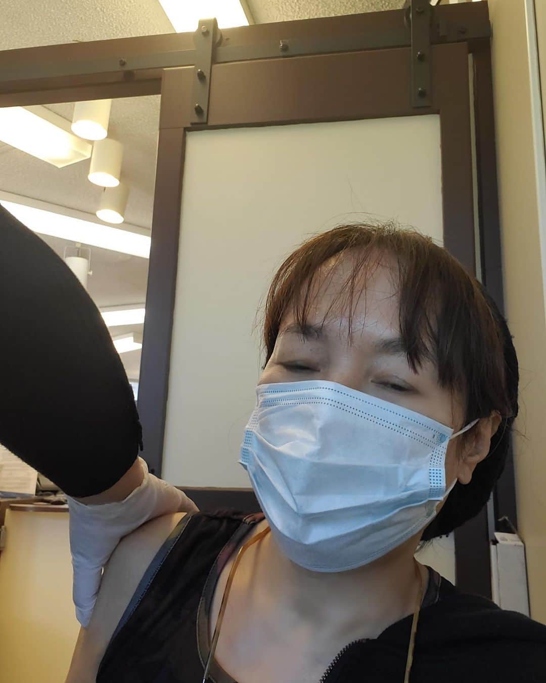 桃井かおりさんのインスタグラム写真 - (桃井かおりInstagram)「４回目ワクチン受けました。LAは予約なしでドラッグストアーでう打ってくれます。今はこれしかない。皆でコロナに勝とう‼️ #la暮らし #ワクチンブースター」4月15日 8時35分 - kaori_momoi