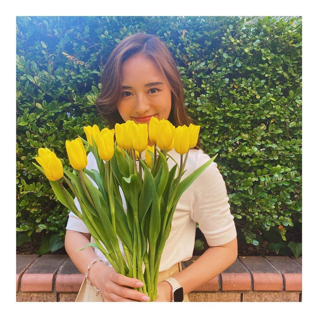 忽滑谷こころのインスタグラム：「. チューリップ好きぇ🌷 . #母に2万枚撮ってもらった中の #1枚 #盛れるまで数打つタイプ」