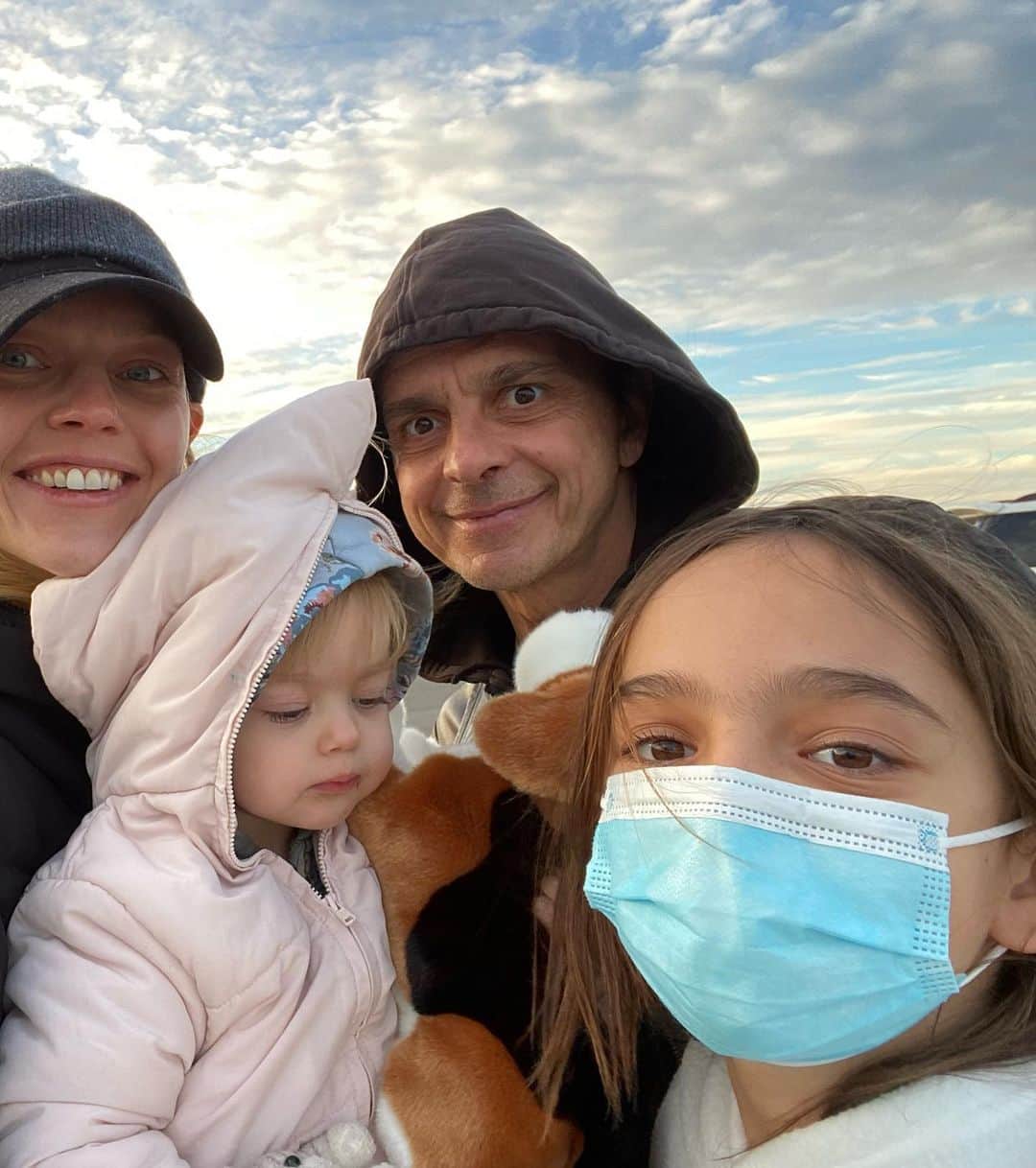 サーシャ・ピヴォヴァロヴァのインスタグラム：「HBD @igorvishnyakov ❤️#сднюхой」